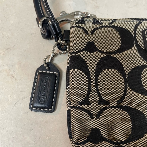 Coach Vintage 2004 Black and Tan Signature Wristlet